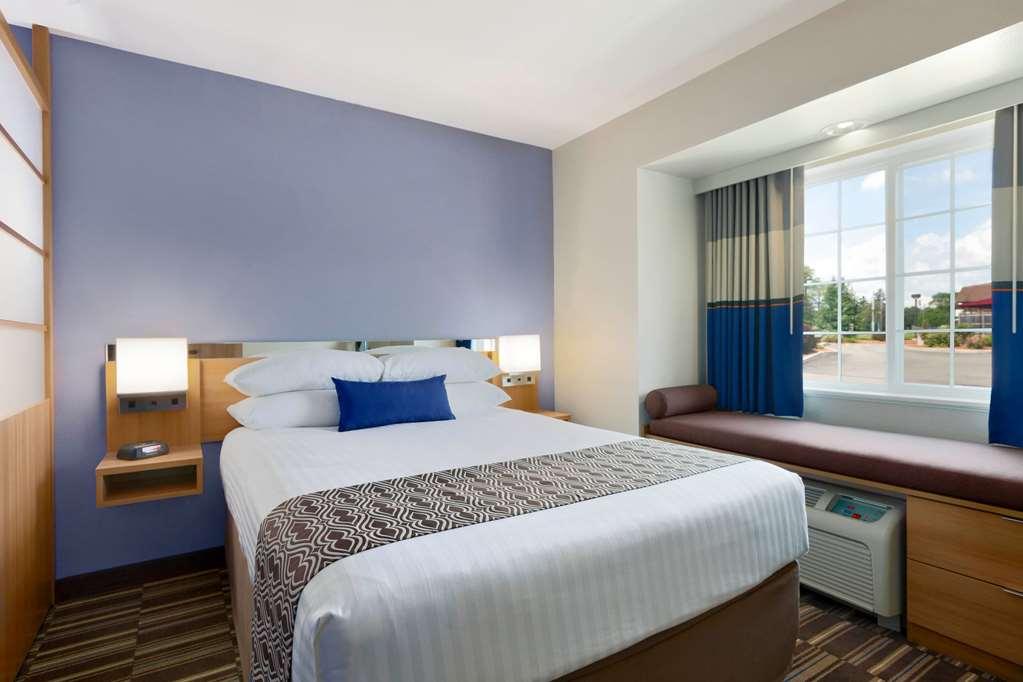 Microtel Inn Suites By Wyndham Саут-Хілл Номер фото