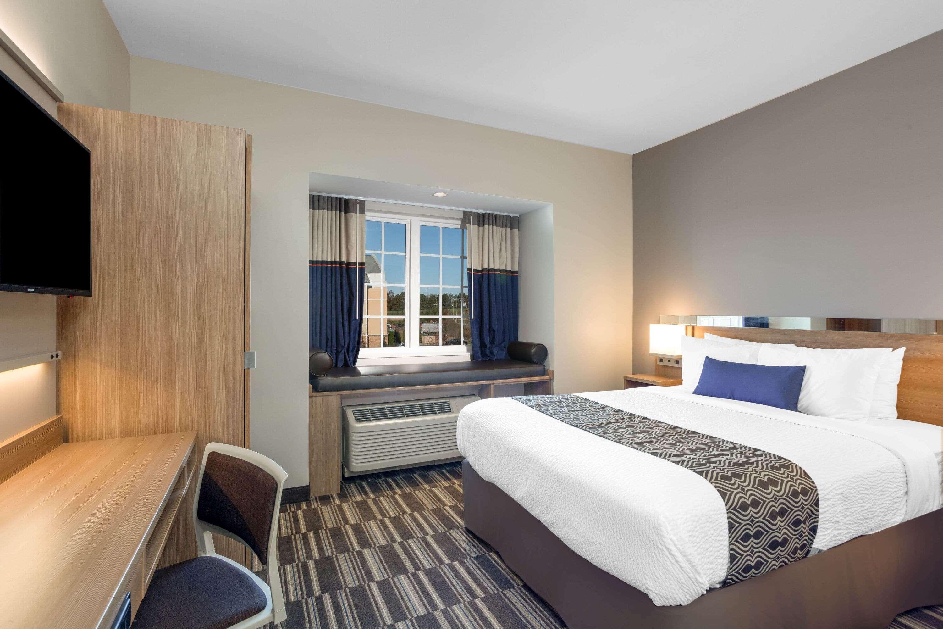 Microtel Inn Suites By Wyndham Саут-Хілл Екстер'єр фото